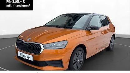 Gebraucht Skoda Fabia Ambition 95 PS (69 kW) 2022 Phoenix orange metallic Kleinwagen