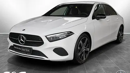Unilack polarweiß Gebraucht 2024 Mercedes A180 Progressive Limousine | 28.890 € (Fairer Preis)