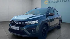 Grün Neu 2025 Dacia Sandero Stepway Kleinwagen | 18.999 € (Fairer Preis)