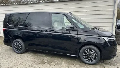 Neu VW Multivan 150 PS (110 kW) 2026 Deep black perleffekt Van / Kleinbus