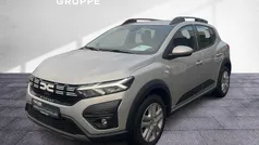 Grau Gebraucht 2024 Dacia Sandero Expression Kleinwagen | 16.790 € (Guter Preis)