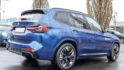 Second-hand BMW iX3 M Sport 210 kW (286 CP) 2022 Albastru SUV