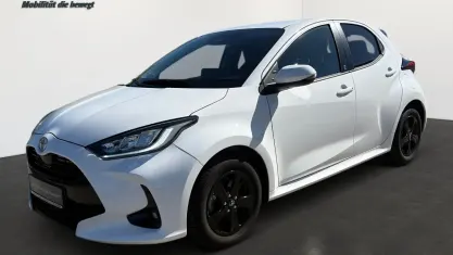 Gebraucht Toyota Yaris Hybrid Comfort 116 PS (85 kW) 2024 Weiß Kleinwagen
