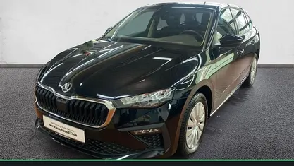 Gebraucht Skoda Scala Essence 95 PS (69 kW) 2025 Blackmagic perleffekt Kleinwagen
