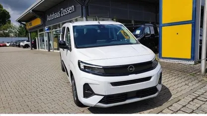 Schwarz Gebraucht 2025 Opel Combo Life Van / Kleinbus | 29.950 € (Fairer Preis)