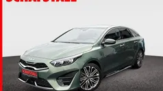 Gruen (experience green) Gebraucht 2025 Kia ProCeed GT-Line Kleinwagen | 26.979 € (Superpreis)