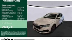 Moonweiß perleffekt/moonweis Gebraucht 2022 Skoda Octavia Clever Kombi | 22.430 € (Fairer Preis)