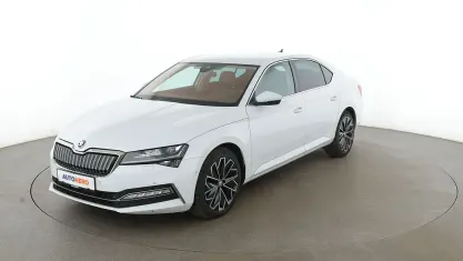 Gebraucht Skoda Superb LAURIN & KLEMENT 2022 Weiß Limousine