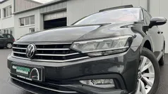 Grau Gebraucht 2021 VW Passat Business Kombi | 21.860 € (Fairer Preis)