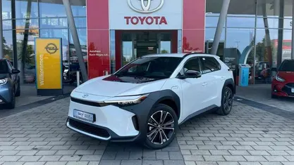 Weiß Gebraucht 2024 Toyota bZ4X Comfort SUV | 34.990 € (Fairer Preis)