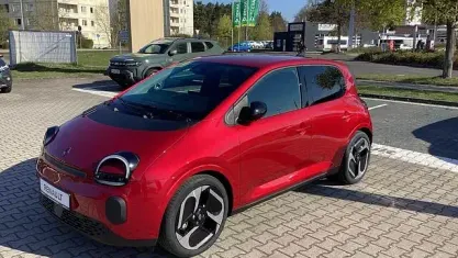 Neu Renault Twingo Urban 35 kW (48 PS) 2026 Rot schwarz Kleinwagen