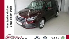 Rot Gebraucht 2023 Mercedes 180 Progressive Limousine | 26.500 € (Fairer Preis)