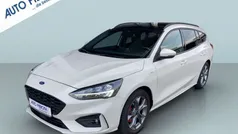 Weiß Gebraucht 2022 Ford Focus ST-Line X Limousine | 22.850 € (Fairer Preis)