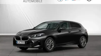 Gebraucht BMW 120 Sport Line 170 PS (125 kW) 2025 Saphirschwarz Kleinwagen