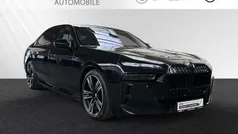 Carbonschwarz metallic Gebraucht 2024 BMW 750e M Sport Limousine | 104.889 € (Fairer Preis)