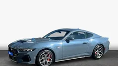 Vapor blue metallic Neu 2025 Ford Mustang GT Fastback Coupé | 60.934 € (Fairer Preis)