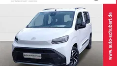 Weiss Gebraucht 2024 Toyota Proace Verso City Kombi | 29.480 € (Fairer Preis)