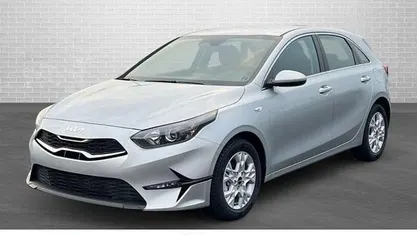 Gebraucht 2025 Kia Ceed Comfort Kleinwagen | 19.400 € (Superpreis)