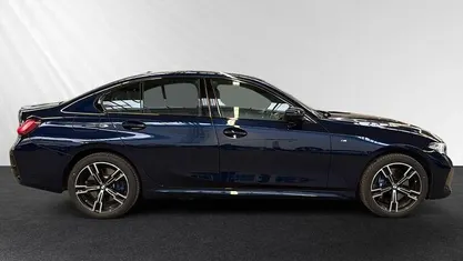 Gebraucht BMW 330e M Sport 292 PS (214 kW) 2024 Bmw individual tansanitblau metallic Limousine