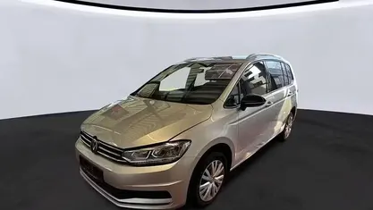 Gebraucht VW Touran Active 150 PS (110 kW) 2021 Reflexsilber metallic Van / Kleinbus