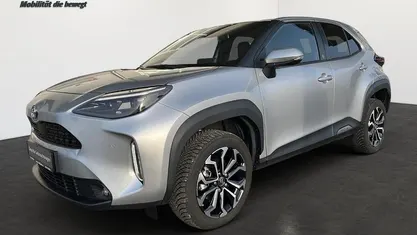 Neu Toyota Yaris Cross 131 PS (96 kW) 2025 Silber SUV