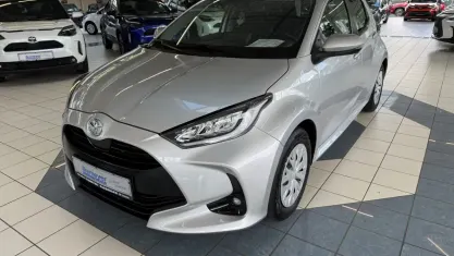 Gebraucht Toyota Yaris Team 125 PS (91 kW) 2021 Silber Kleinwagen