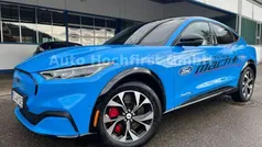 Grabber blue metallic (metallic) Gebraucht 2023 Ford Mustang Mach-E Premium SUV | 45.900 € (Fairer Preis)