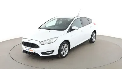 Gebraucht Ford Focus Trend 125 PS (91 kW) 2016 Weiß Limousine