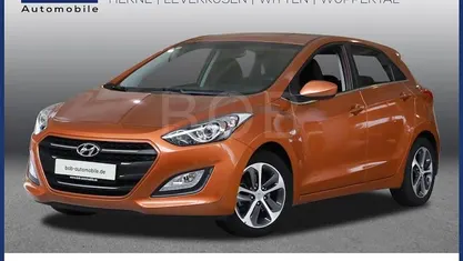 Gebraucht Hyundai i30 100 PS (73 kW) 2016 Orange Limousine