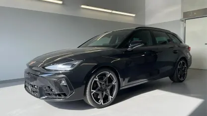 Neu Cupra Leon VZ3 333 PS (244 kW) 2026 [0e0e] midnight schwarz metallic [0e0e] midnight schwarz metallic Limousine