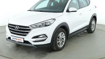 Gebraucht Hyundai Tucson Intro Edition 136 PS (100 kW) 2015 Weiß SUV