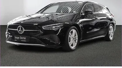 Schwarz Gebraucht 2024 Mercedes CLA180 Shooting Brake Kombi | 26.970 € (Superpreis)
