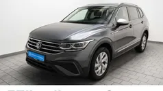 Grau Gebraucht 2023 VW Tiguan Allspace Life SUV | 34.950 € (Fairer Preis)