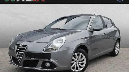 Gebraucht Alfa Romeo Giulietta Turismo 170 PS (125 kW) 2016 Grau Kleinwagen