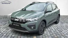 Grün / zedergrün Neu 2025 Dacia Sandero Expression Kleinwagen | 18.970 € (Fairer Preis)