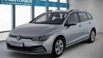 Gebraucht VW Golf VIII Life 110 PS (80 kW) 2023 Silber Kombi