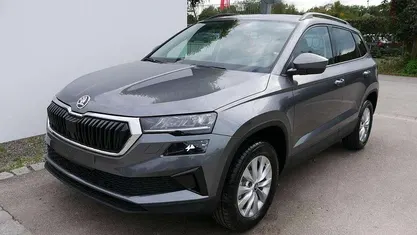 Gebraucht 2025 Skoda Karoq Selection SUV | 32.479 € (Guter Preis)