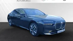 Grau Gebraucht 2023 BMW 740 Limousine | 92.500 € (Fairer Preis)