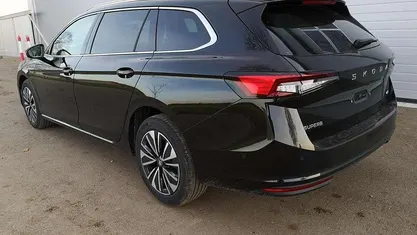 Ebonyschwarz metallic Neu 2025 Skoda Superb Selection Kombi | 43.840 € (Superpreis)