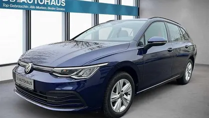 Blau Gebraucht 2022 VW Golf VIII Life Kombi | 18.460 € (Guter Preis)