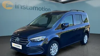 Gebraucht Mercedes T180 116 PS (85 kW) 2025 Blau Van / Kleinbus