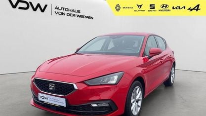 Używany Seat Leon Style 110 KM (80 kW) 2022 Czerwony Sedan/Limuzyna