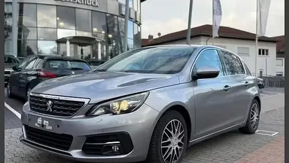 Gebraucht Peugeot 308 Allure 131 PS (96 kW) 2018 Grau (grau artense) Limousine