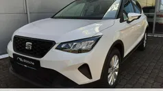 "candy" weiss Gebraucht 2023 Seat Arona Style SUV | 17.780 € (Fairer Preis)