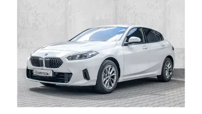 Gebraucht BMW 120 Sport Line 163 PS (119 kW) 2025 Weiß Kleinwagen