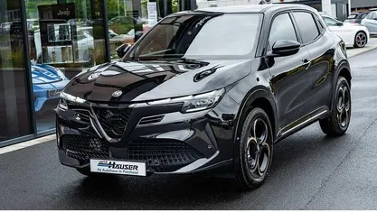 Schwarz Neu 2025 Alfa Romeo GT Junior SUV | 34.385 € (Guter Preis)