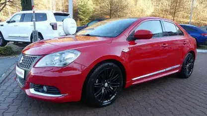 Gebraucht Suzuki Kizashi 178 PS (130 kW) 2011 Rot Limousine