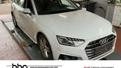 Używany Audi A4 Advanced Plus 150 KM (110 kW) 2024 Biały Kombi