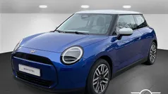 Blau Gebraucht 2024 Mini Cooper Classic Kleinwagen | 32.445 € (Fairer Preis)
