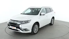 Weiß Gebraucht 2019 Mitsubishi Outlander Plus SUV | 18.620 € (Fairer Preis)